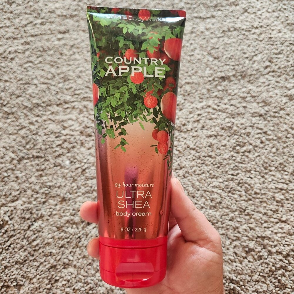 COUNTRY APPLE Bath & Body Works Ultra Shea Body Cream Lotion 8 oz discontinue - Picture 1 of 3